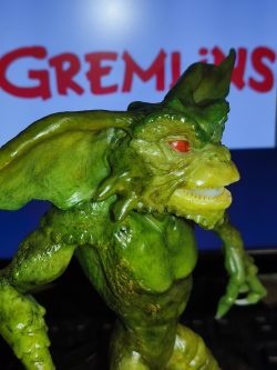 Gremlins resina